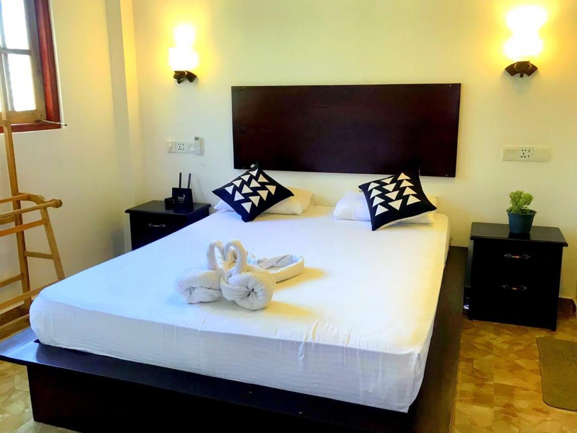 Monara Backpacker Inn Unawatuna Extérieur photo