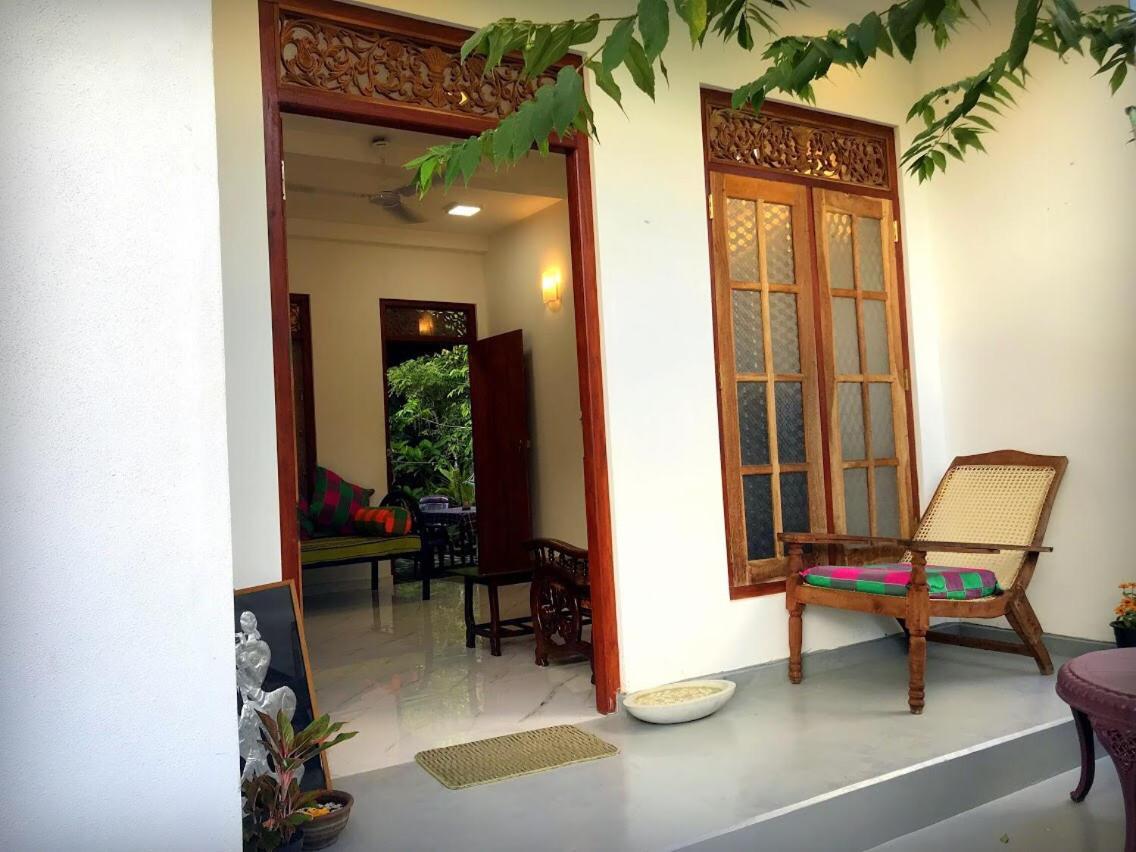 Monara Backpacker Inn Unawatuna Extérieur photo